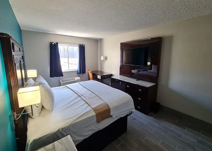 Rodeway - Normal West Inn