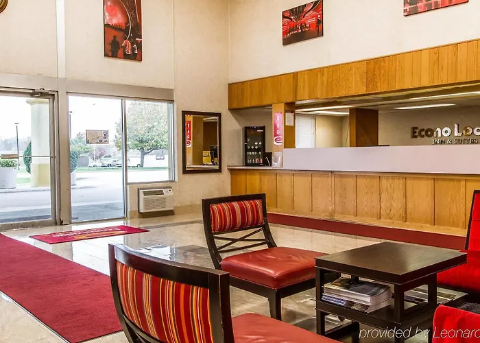 Rodeway - Normal West Inn